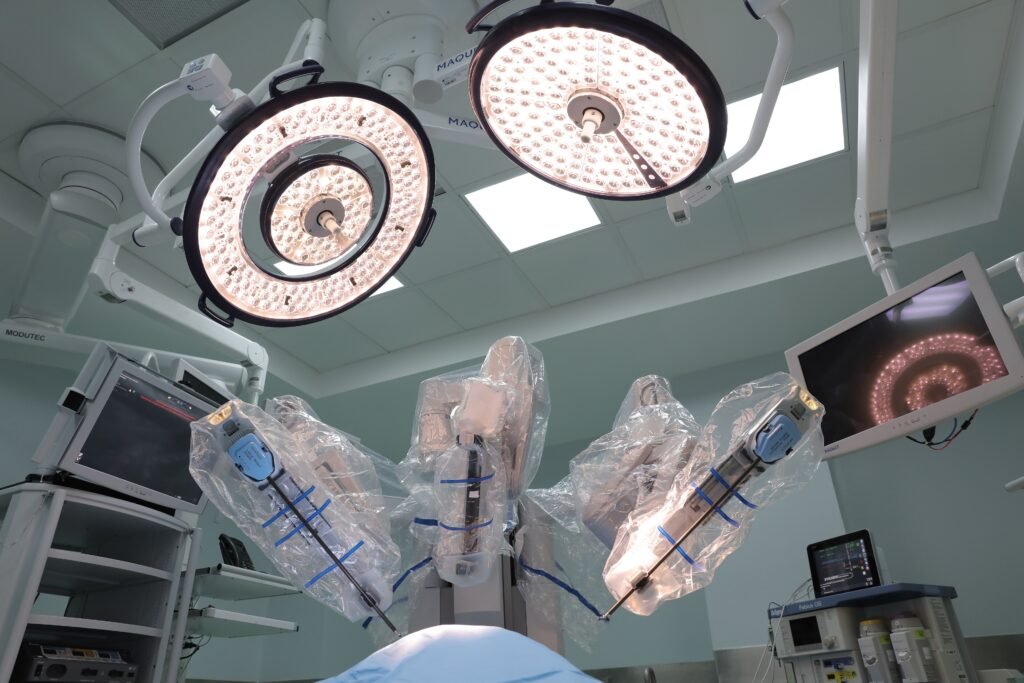 Robotic surgery system in an operating theatre